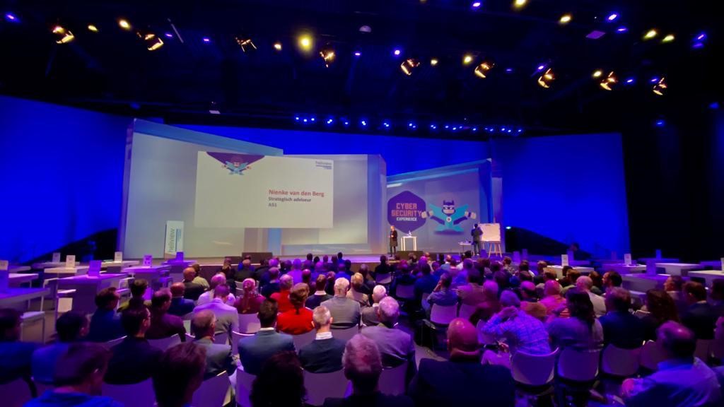 nienke van den Berg Heliview congres 2019 nienke van den Berg Heliview congres 2019